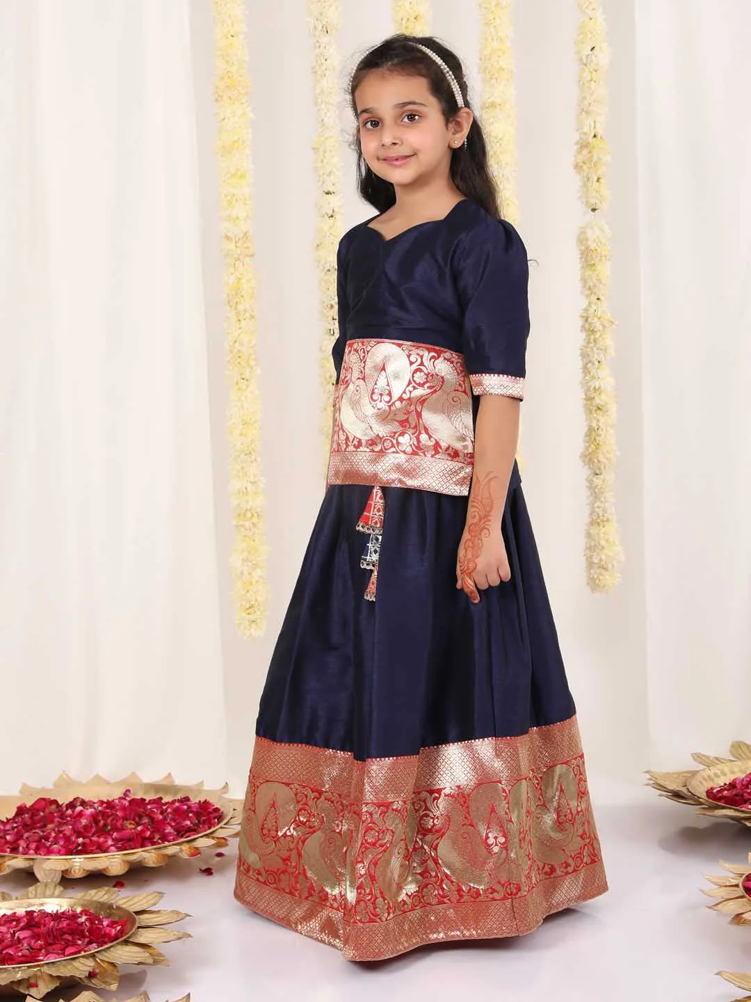 Jashvi Girl's Blue Pavda Pattu Lehenga Choli Set