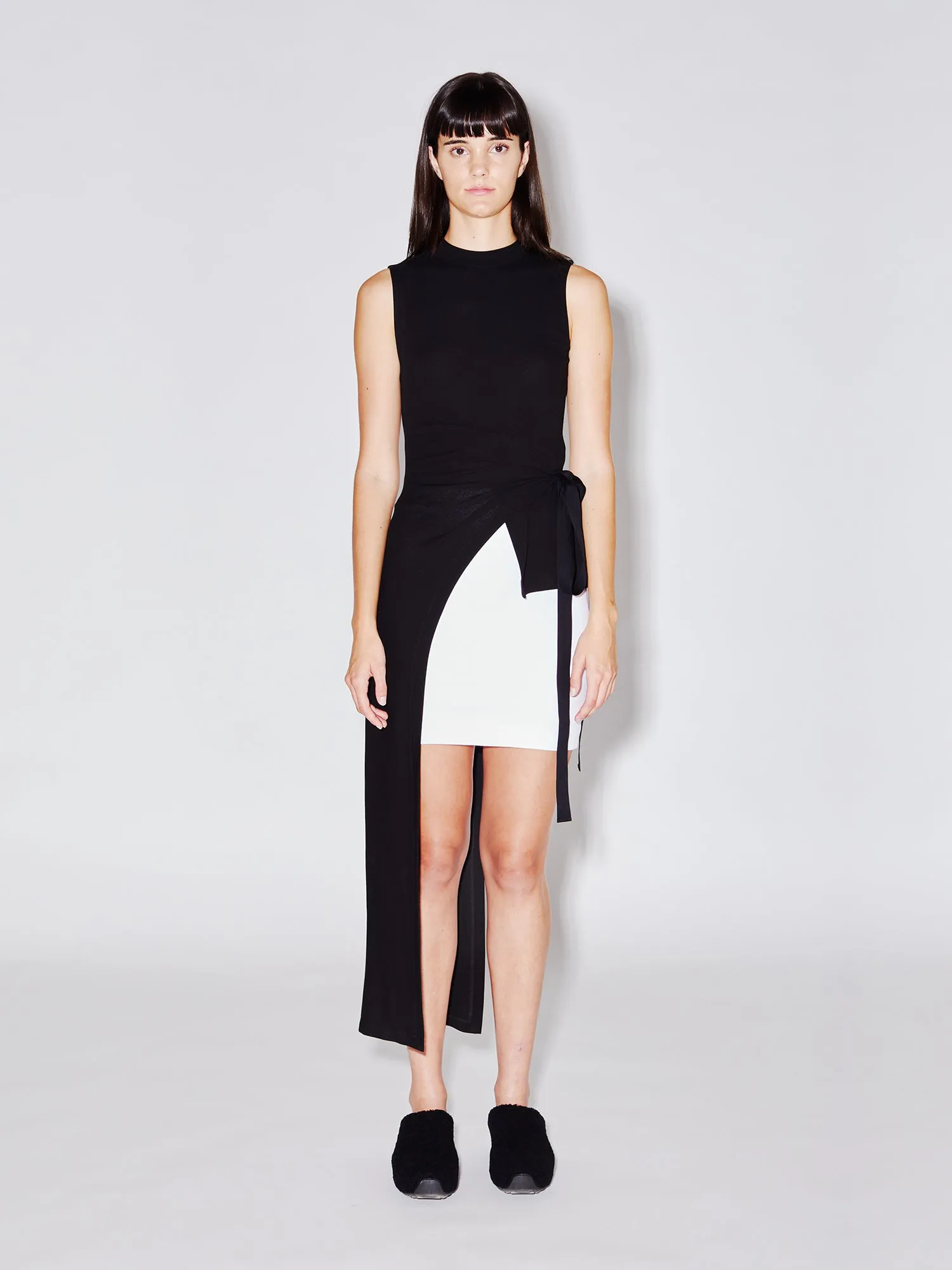 Sleeveless Split Apron T-Shirt